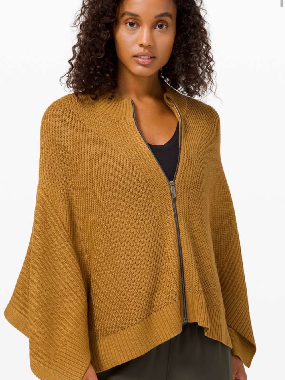 lululemon athletica Women's Softer Still Wrap
